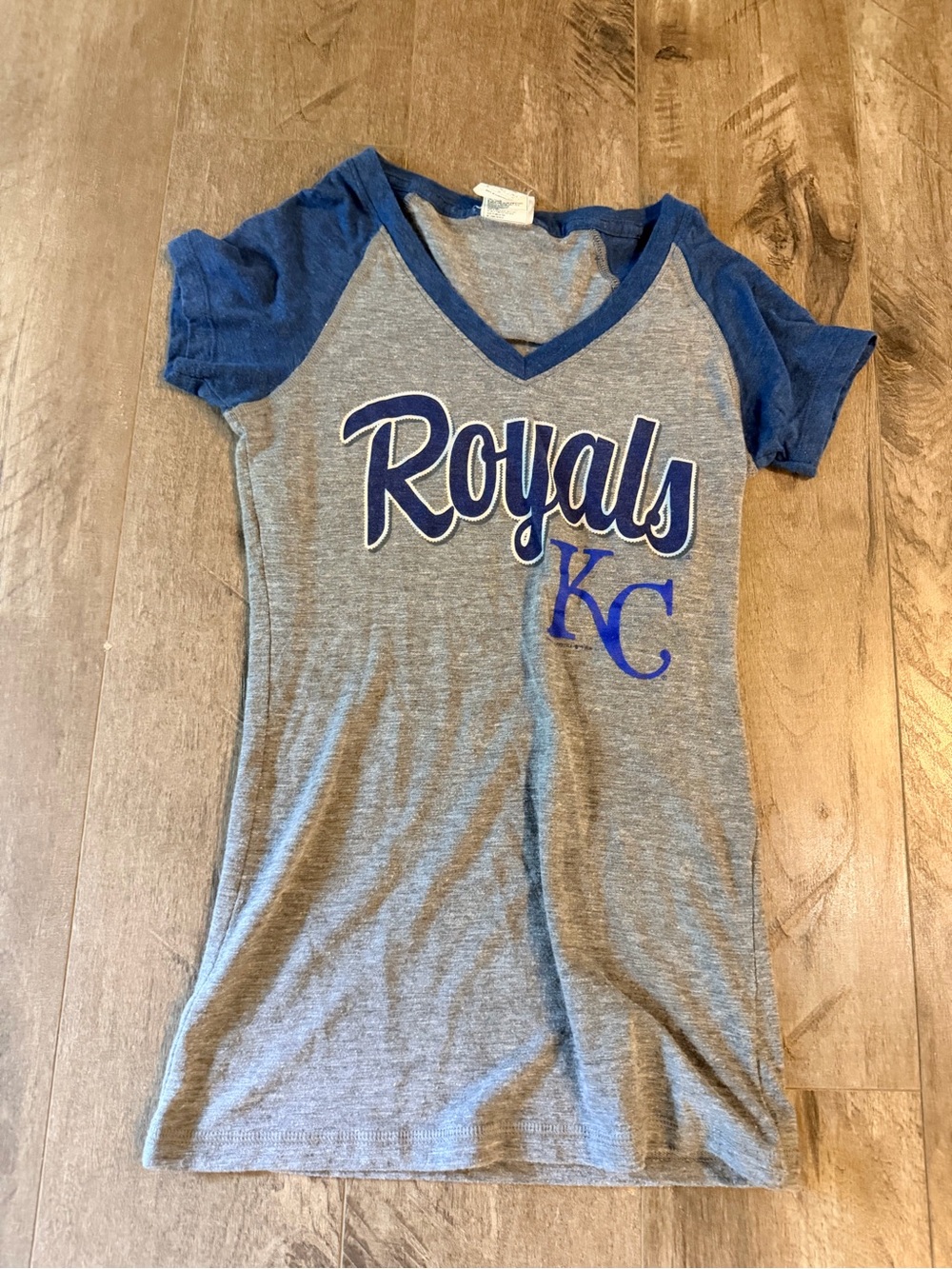 Royals KC Short-Sleeve V-Neck Tee - Gray & Blue